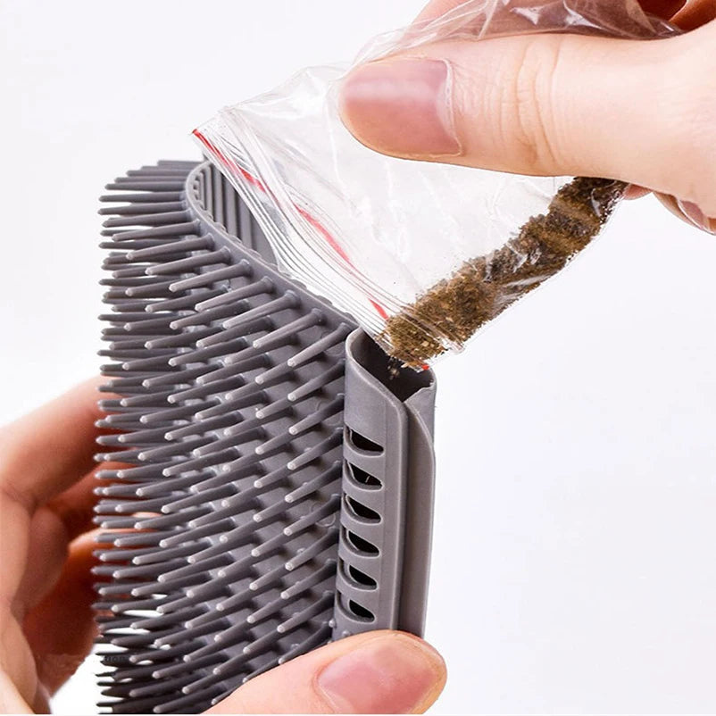 Cat corner massage brush with soft bristles